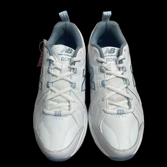 New Balance 608 V5 Womens 7.5 Wide White Blue Athletic Leather Shoes Sneakers - Picture 2 of 9